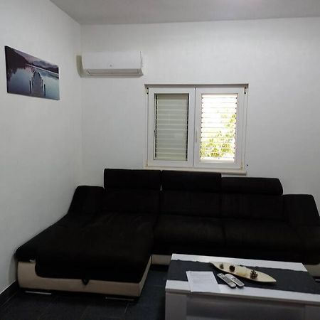 Obiteljski Stan Kastel Luksic Apartman Kaštela Kültér fotó